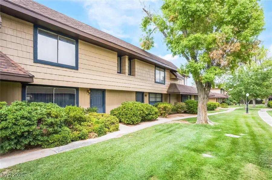 6135 Meadowgrass Lane, Las Vegas, NV 89103 - Image #2