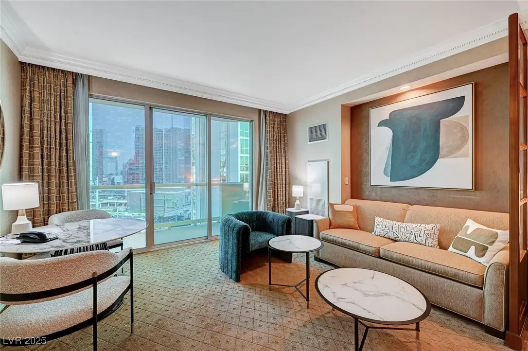 135 E Harmon Avenue #817, Las Vegas, NV 89109 - Image #1