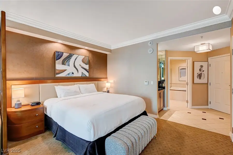 135 E Harmon Avenue #817, Las Vegas, NV 89109 - Image #3