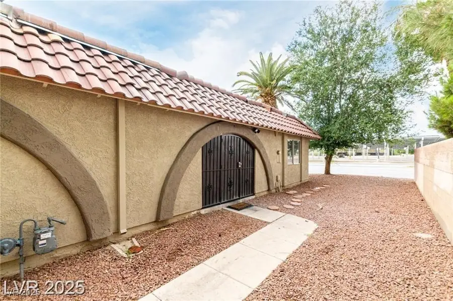 848 Hedge Way #5, Las Vegas, NV 89110 - Image #2
