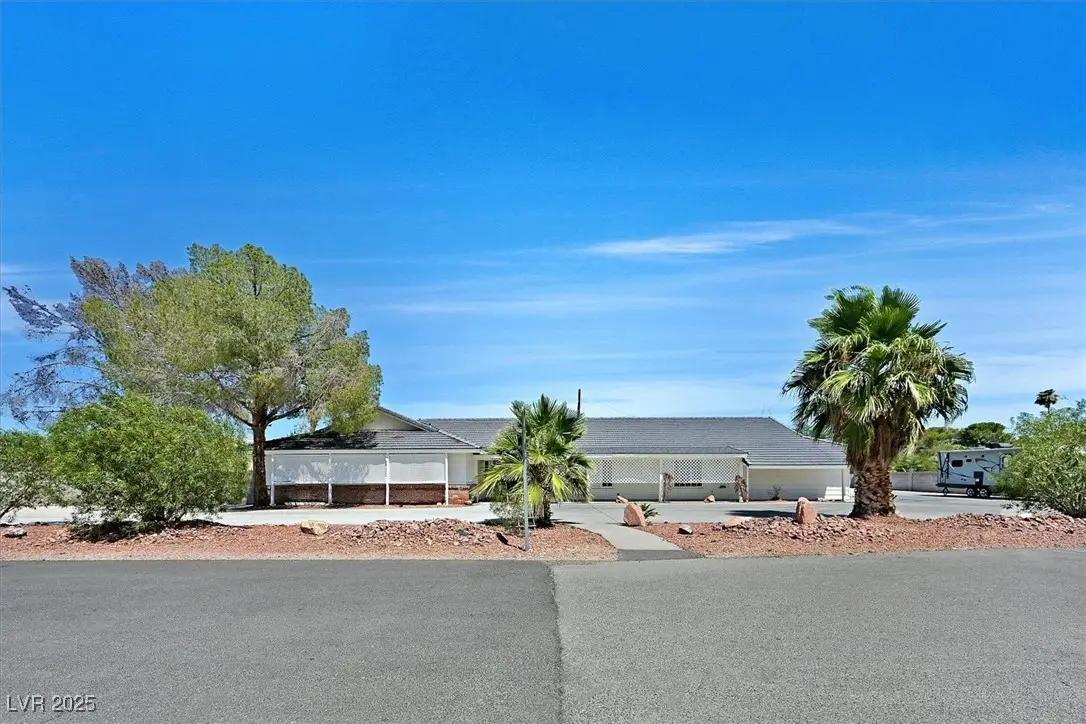 6384 W Desert Inn Road, Las Vegas, NV 89146 - Image #1
