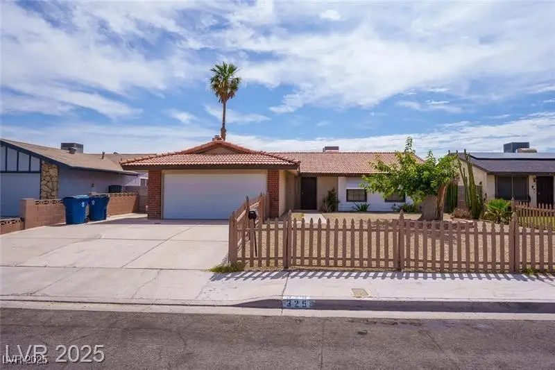 325 Greenfield Lane, Las Vegas, NV 89107 - Image #2