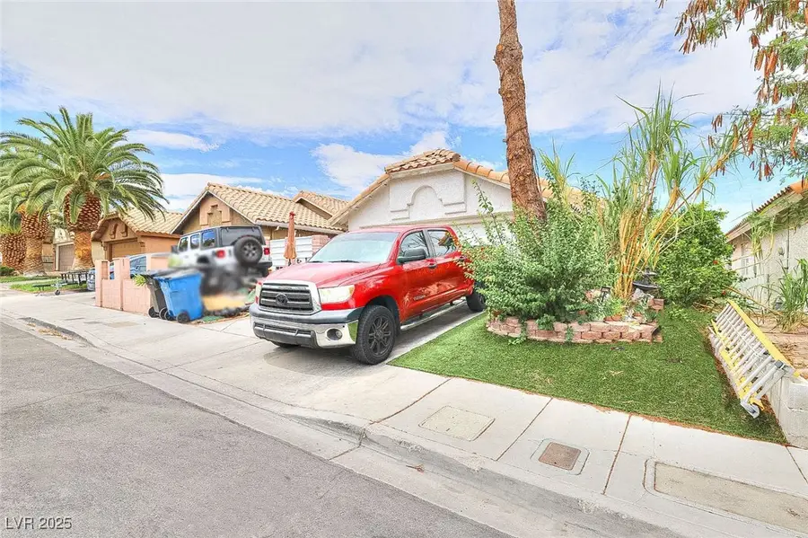 5420 Moonstruck Avenue, Las Vegas, NV 89107 - Image #2