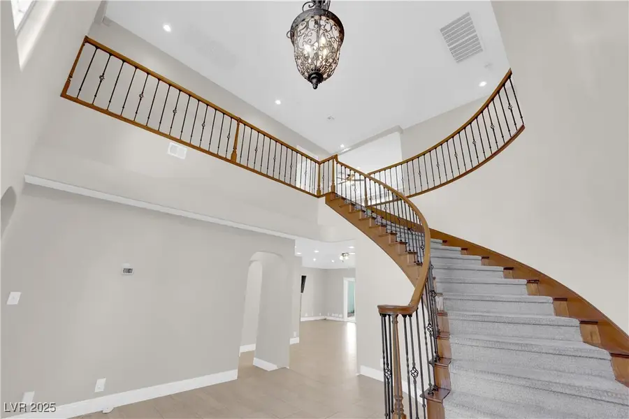 2595 Aviv Court, Las Vegas, NV 89121 - Image #2