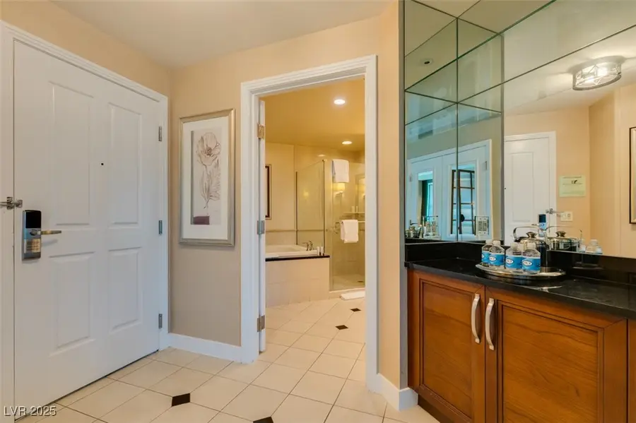 135 E Harmon Avenue #2705, Las Vegas, NV 89109 - Image #3