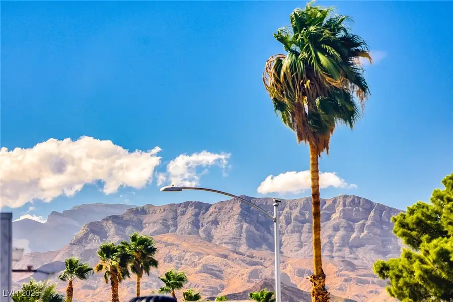 6705 Shallow Creek Court, Las Vegas, NV 89108 - Image #3