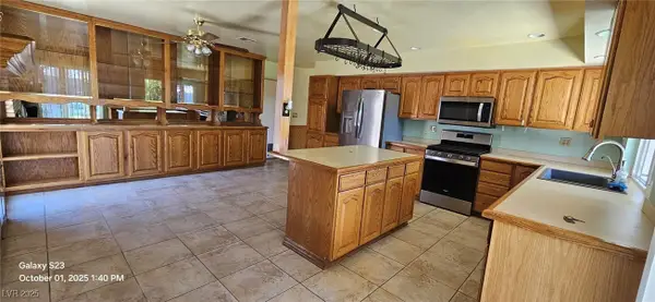 6425 Wheelbarrow Peak Drive, Las Vegas, NV 89108