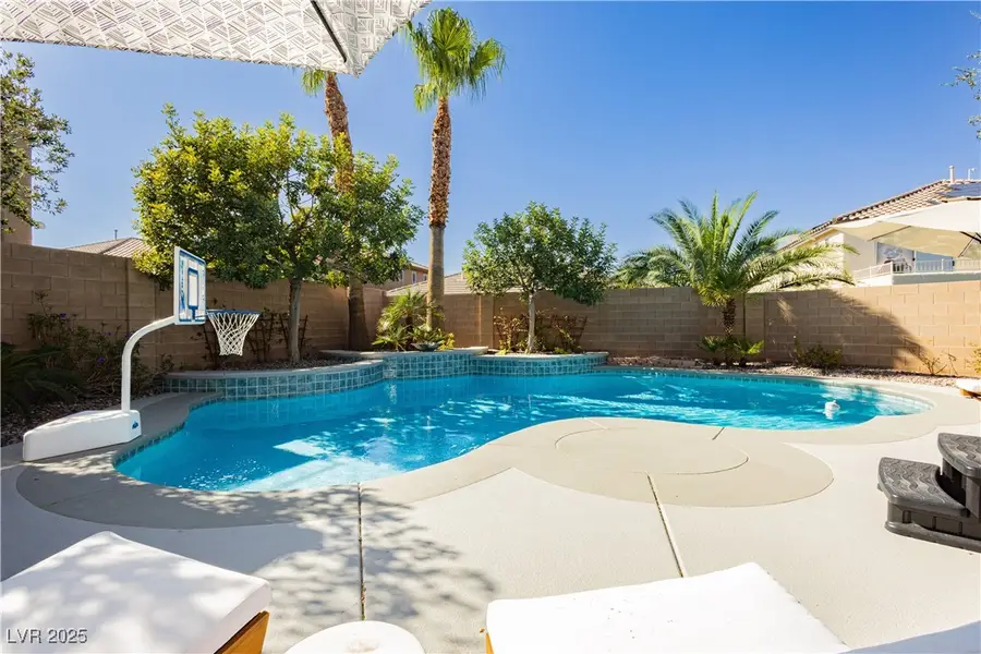 992 Mackenzie Creek Avenue, Henderson, NV 89002 - Image #2