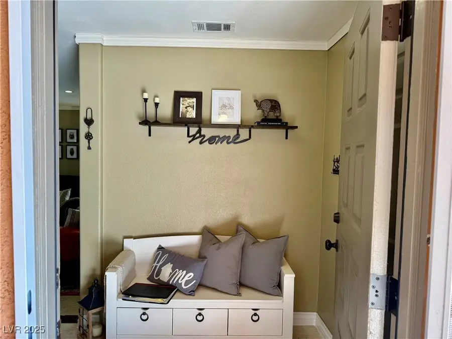 3352 Bridgeport Drive, Las Vegas, NV 89121 - Image #2