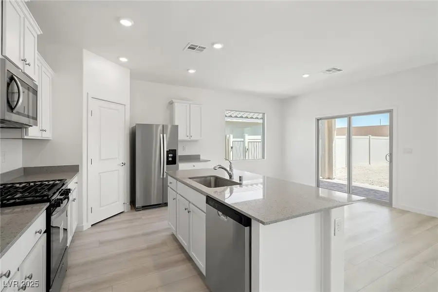 6758 Magnolia River Avenue, Las Vegas, NV 89156 - Image #2