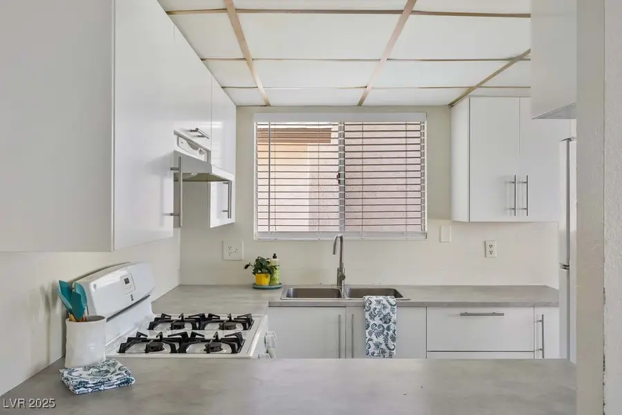 6420 Aclare Avenue, Las Vegas, NV 89118 - #3