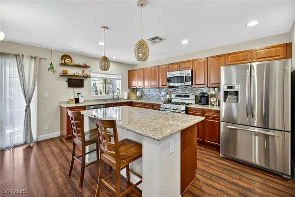 10626 W Gilmore Avenue, Las Vegas, NV 89129