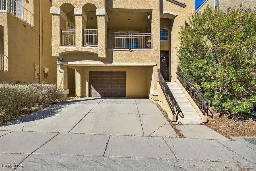 10626 W Gilmore Avenue, Las Vegas, NV 89129 - Image #3