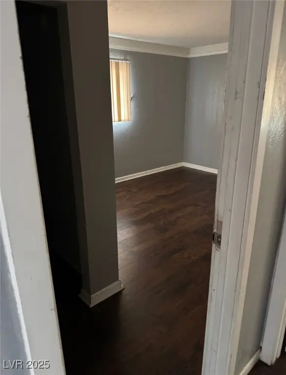 585 S Royal Crest Circle #13, Las Vegas, NV 89169 - Image #2