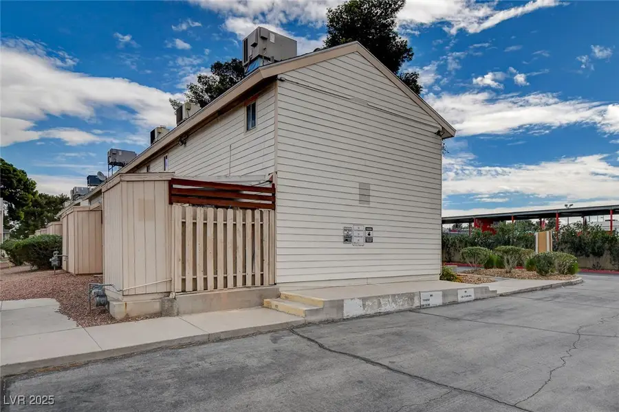4770 Topaz Street #104, Las Vegas, NV 89121 - Image #3