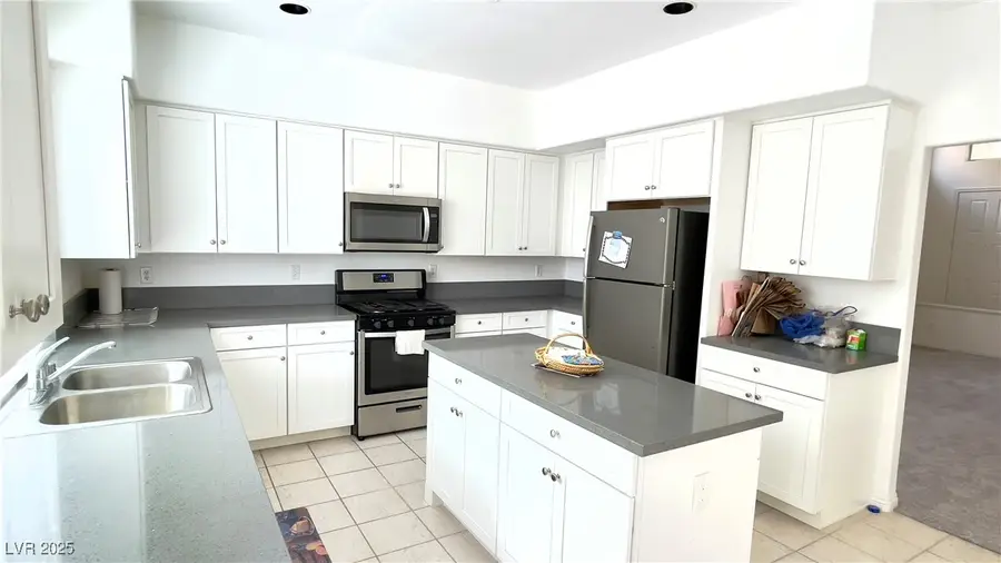 901 Cambridge Cross Place, Las Vegas, NV 89144 - Image #3