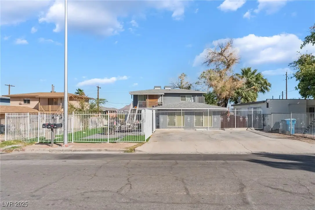370 N 13th Street, Las Vegas, NV 89101 - Image #1