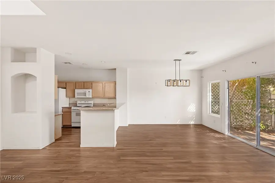 5266 Tropical Peach Drive, Las Vegas, NV 89118 - Image #2
