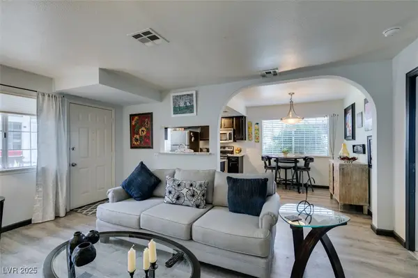 5831 Medallion Drive #103, Las Vegas, NV 89122