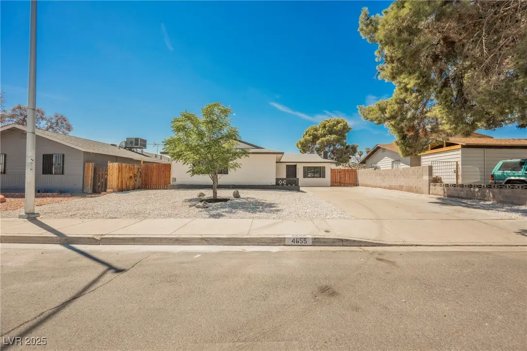 4655 Bennett Drive, Las Vegas, NV 89121 - Image #1
