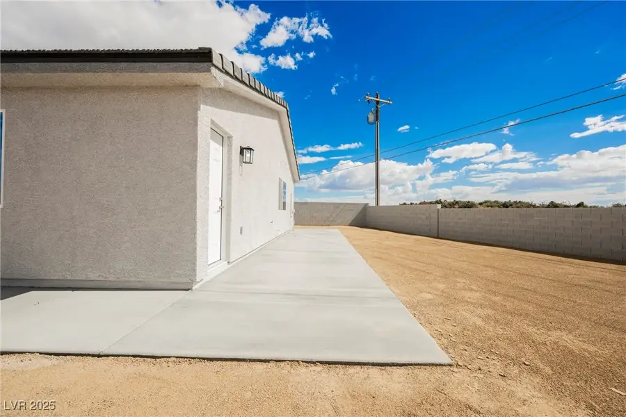 561 Valiant Avenue, Pahrump, NV 89060 - Image #3