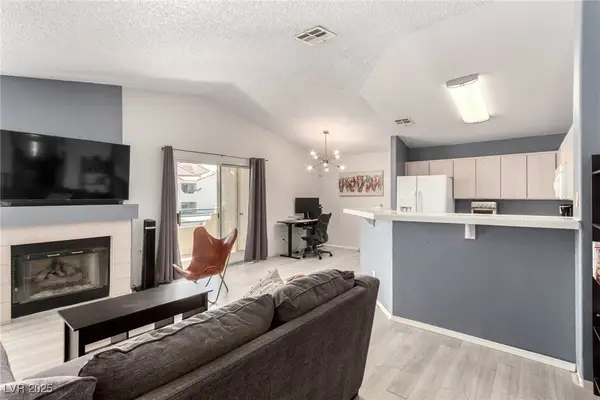 7904 Fossil Creek Lane #204, Las Vegas, NV 89145