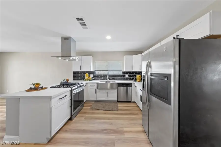 321 Oil Lantern Lane, Las Vegas, NV 89145 - Image #2