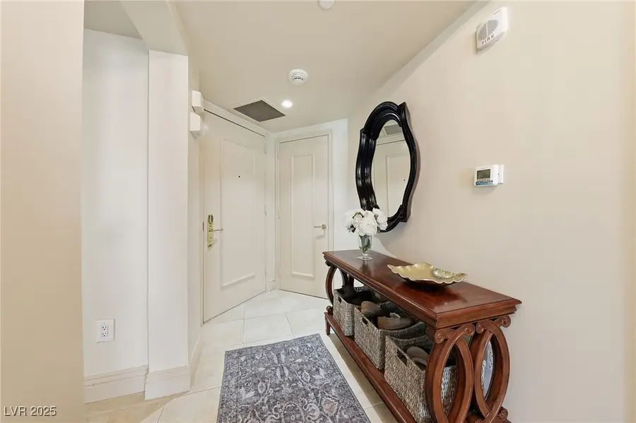 2747 Paradise Road #1205, Las Vegas, NV 89109 - Image #2