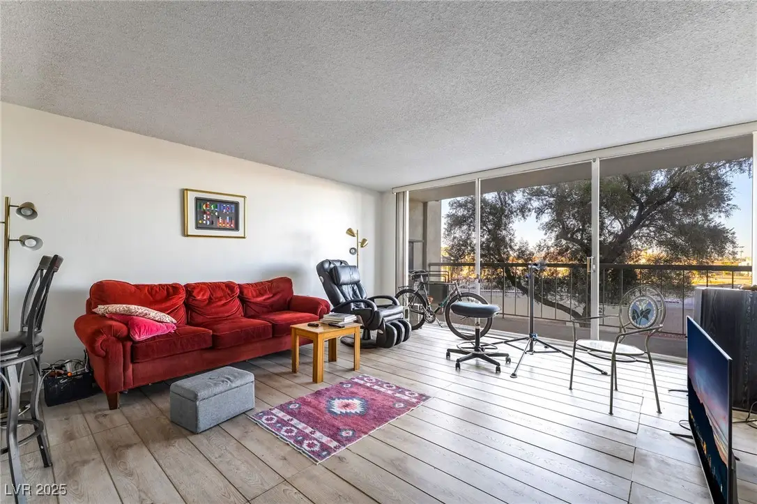 745 N Royal Crest Circle #115, Las Vegas, NV 89169 - Image #1
