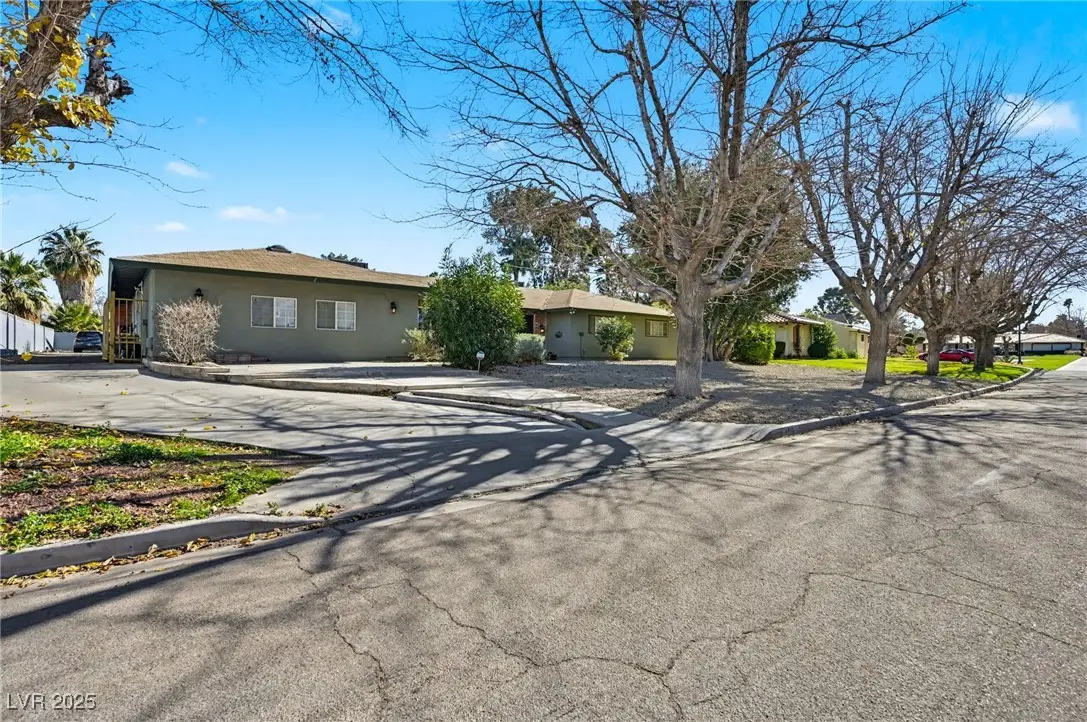4202 W Pinecrest Circle, Las Vegas, NV 89121 - Image #1