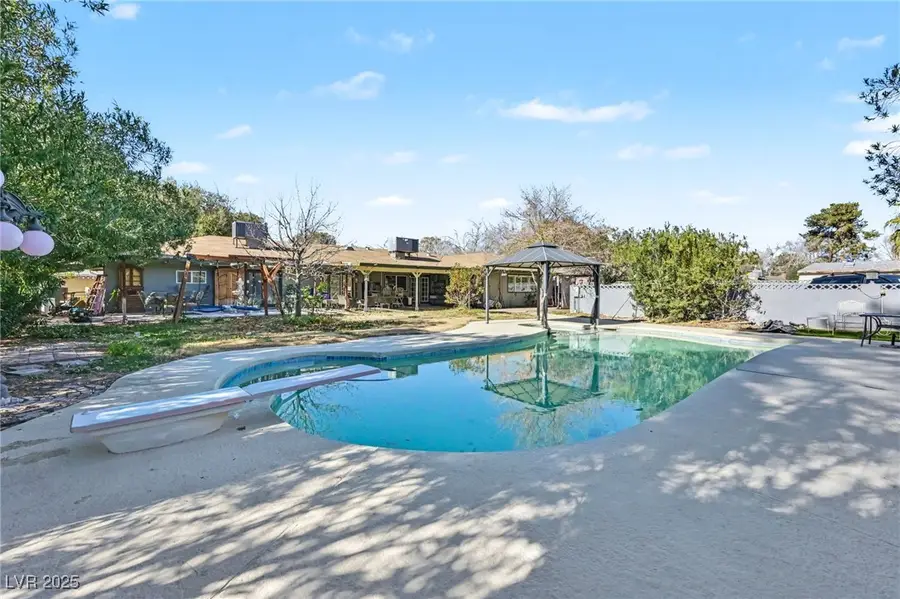 4202 W Pinecrest Circle, Las Vegas, NV 89121 - Image #2