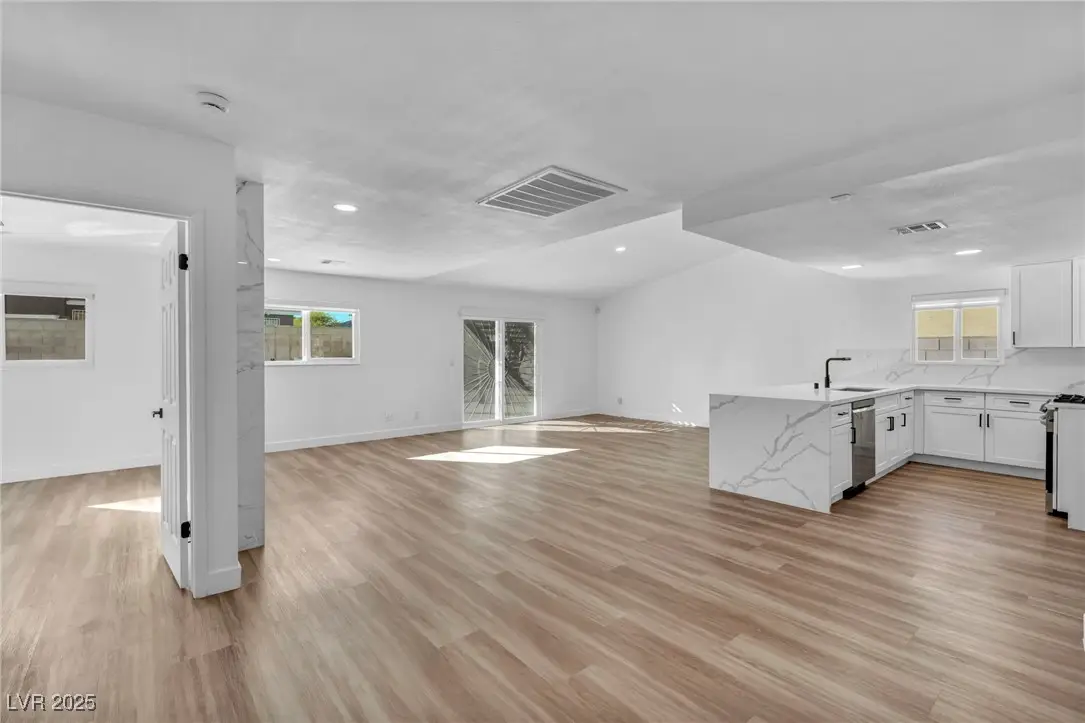5151 Golden Spring Avenue, Las Vegas, NV 89146 - Image #1