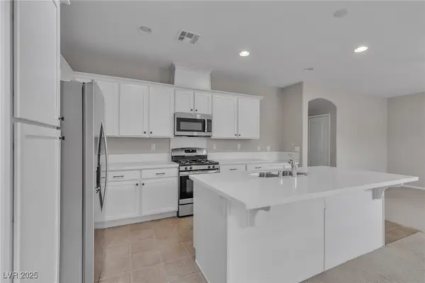 5233 Fiery Sky Ridge Street, Las Vegas, NV 89148