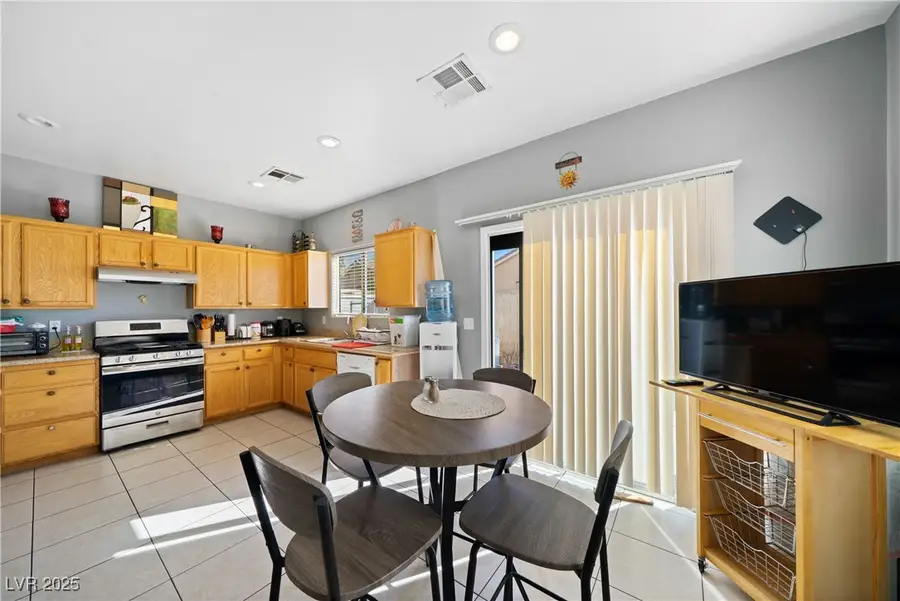 6537 Coronado Canyon Avenue, Las Vegas, NV 89142 - Image #3