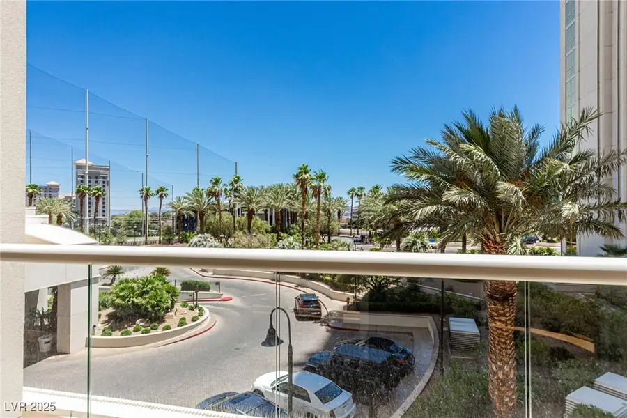 135 E Harmon Avenue #02702, Las Vegas, NV 89109 - Image #3