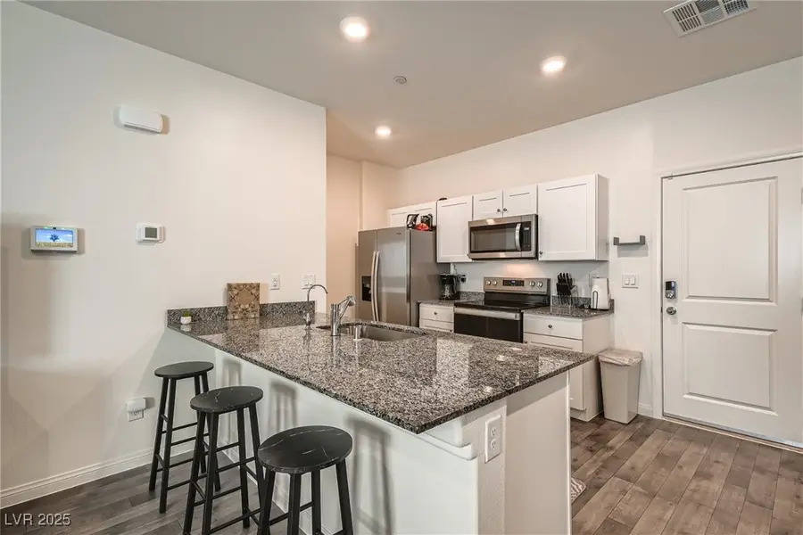 527 Clearsable Avenue, Henderson, NV 89044 - Image #3