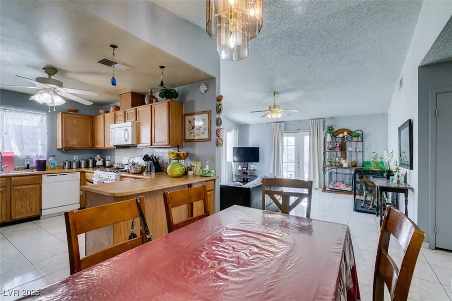 1816 N Torrey Pines Drive, Las Vegas, NV 89108 - Image #2