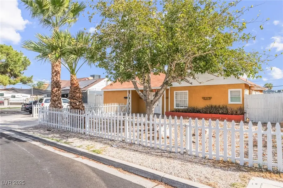 1515 S 11th Street, Las Vegas, NV 89104 - Image #2