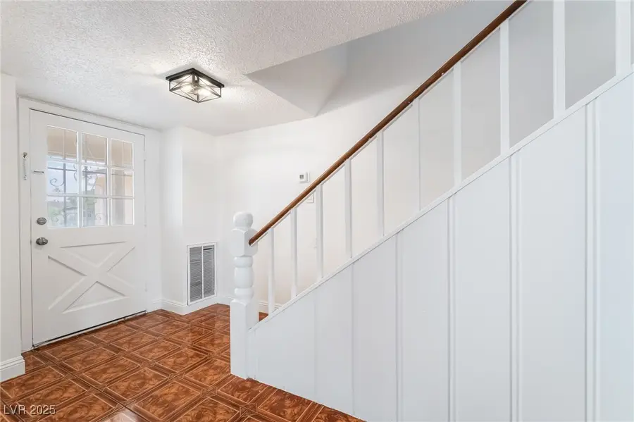 5425 Del Rey Avenue, Las Vegas, NV 89146 - Image #3