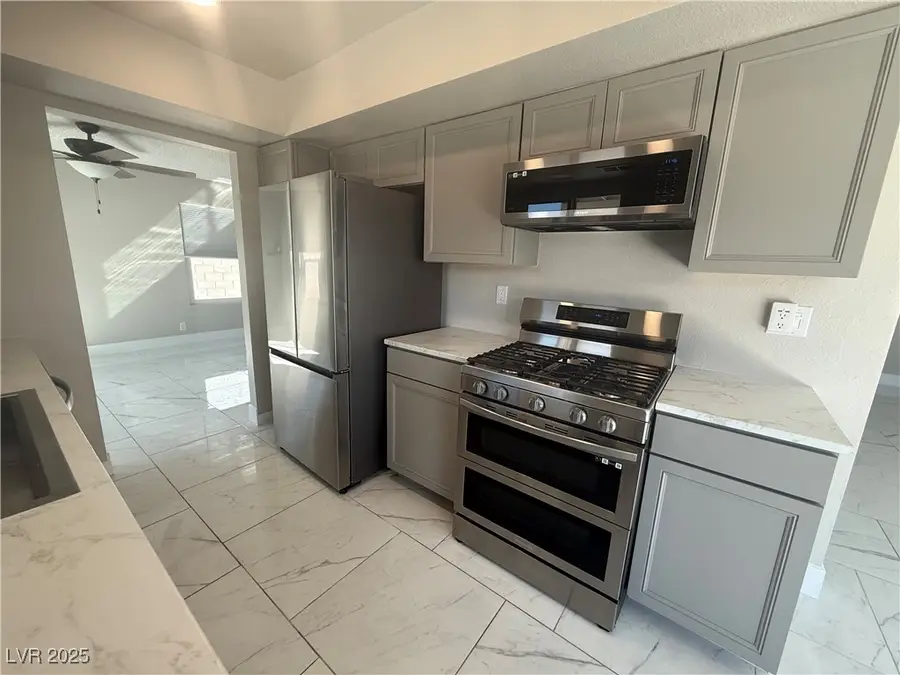 7037 Brown Derby Circle, Las Vegas, NV 89128 - Image #3