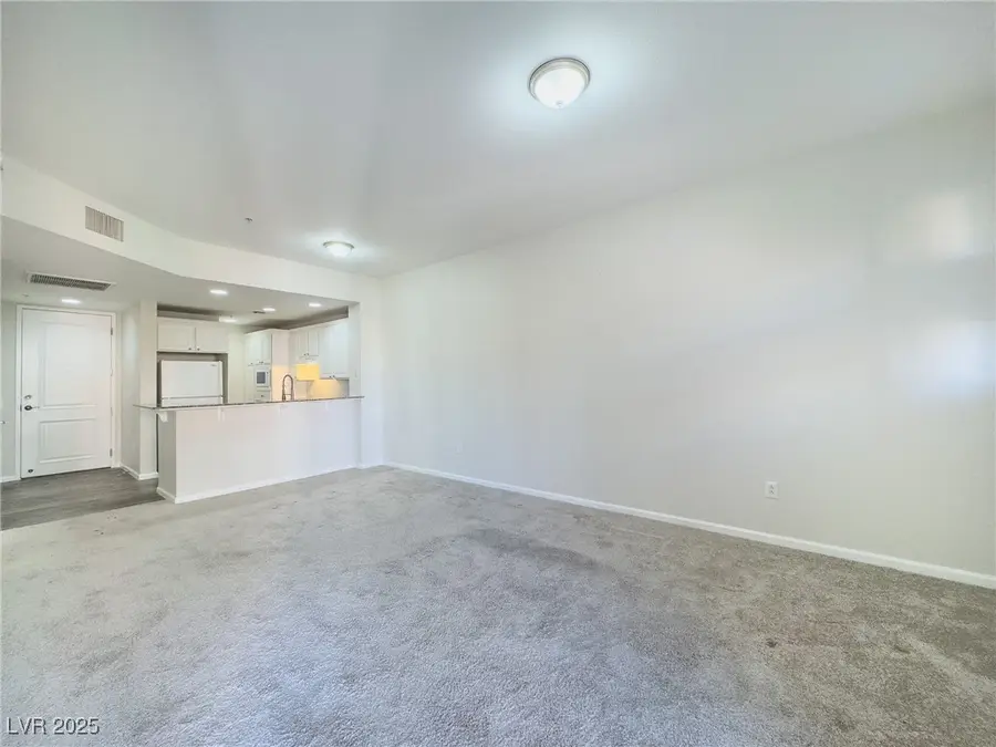35 E Agate Avenue #406, Las Vegas, NV 89123 - Image #3