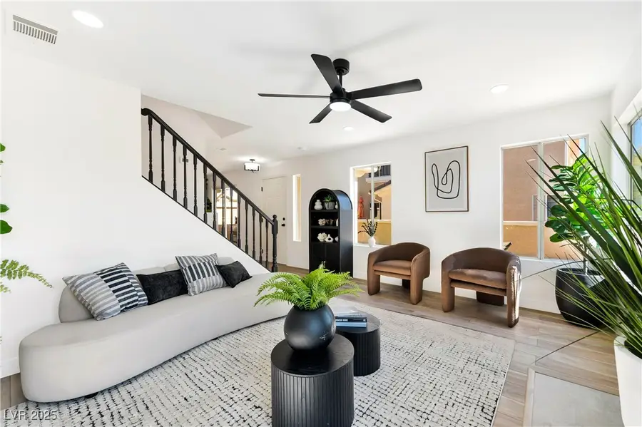 906 Elegant Coral Avenue, Henderson, NV 89015 - Image #2