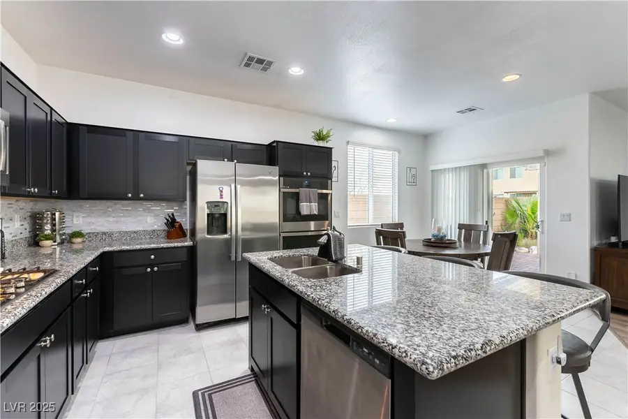 1950 Shanon Michelle Avenue, North Las Vegas, NV 89031 - Image #2