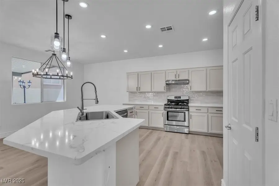 576 Foster Springs Road, Las Vegas, NV 89148 - Image #3