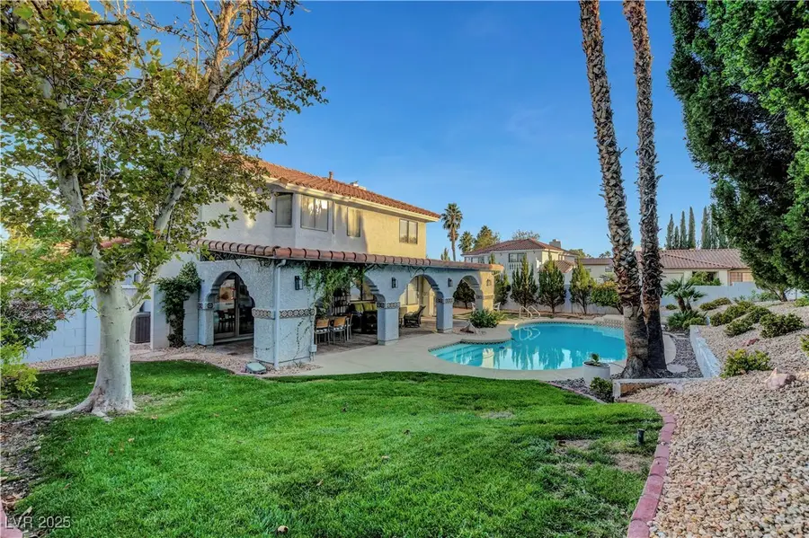 2825 Waterview Drive, Las Vegas, NV 89117 - Image #2