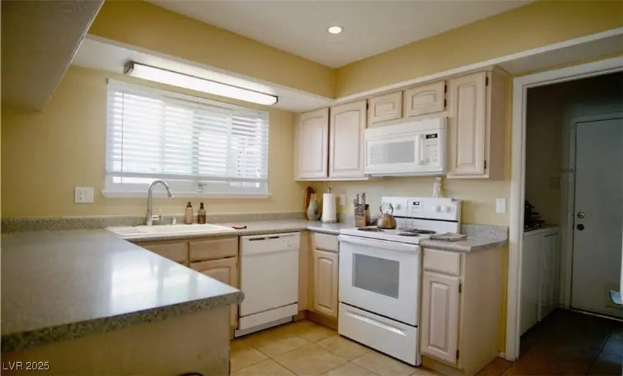 7393 Puritan Avenue, Las Vegas, NV 89123 - Image #2