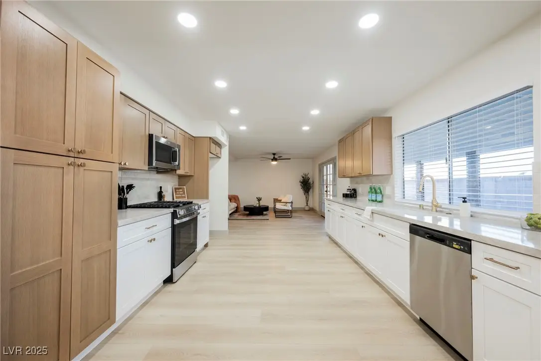 389 Cove Court, Henderson, NV 89002 - Image #1