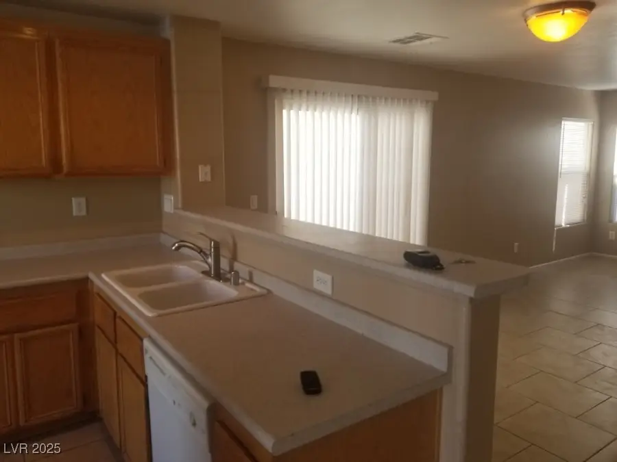 7244 Eagles Pride Street, Las Vegas, NV 89148 - Image #3