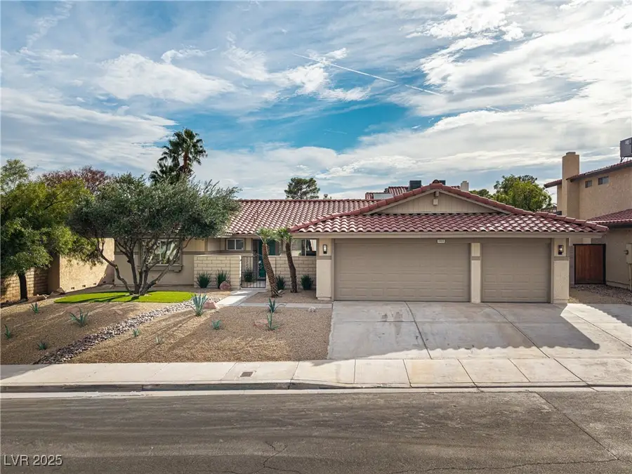 8909 Napoli Drive, Las Vegas, NV 89117 - Image #3