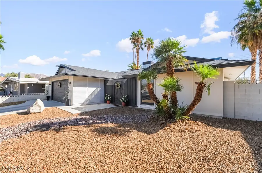 5209 Champions Avenue, Las Vegas, NV 89142 - Image #2